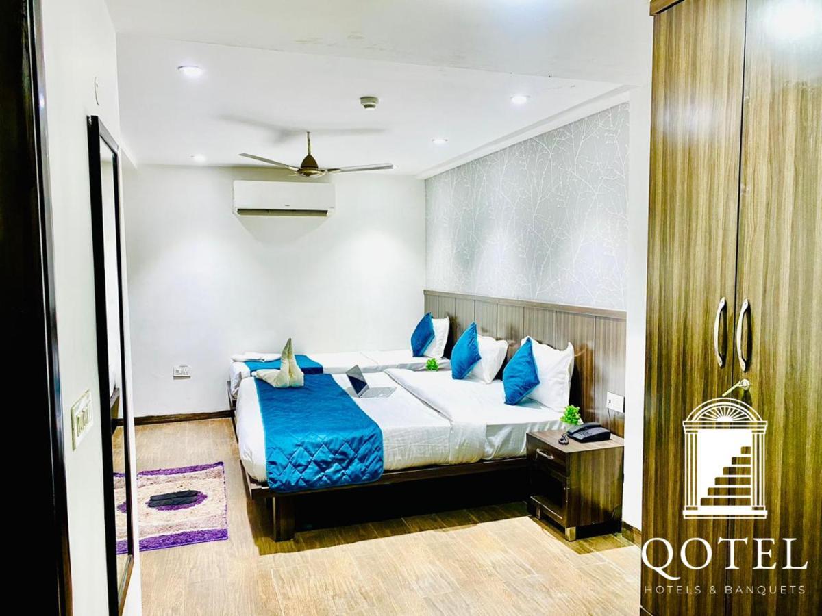 Qotel Hotel Rajouri Garden Above Ritu Marbles, Near Rajouri Garden Metro Station-Couple Friendly Nova Deli Exterior foto