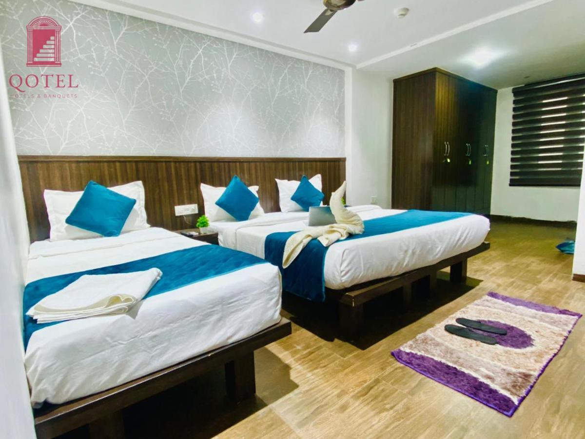 Qotel Hotel Rajouri Garden Above Ritu Marbles, Near Rajouri Garden Metro Station-Couple Friendly Nova Deli Exterior foto