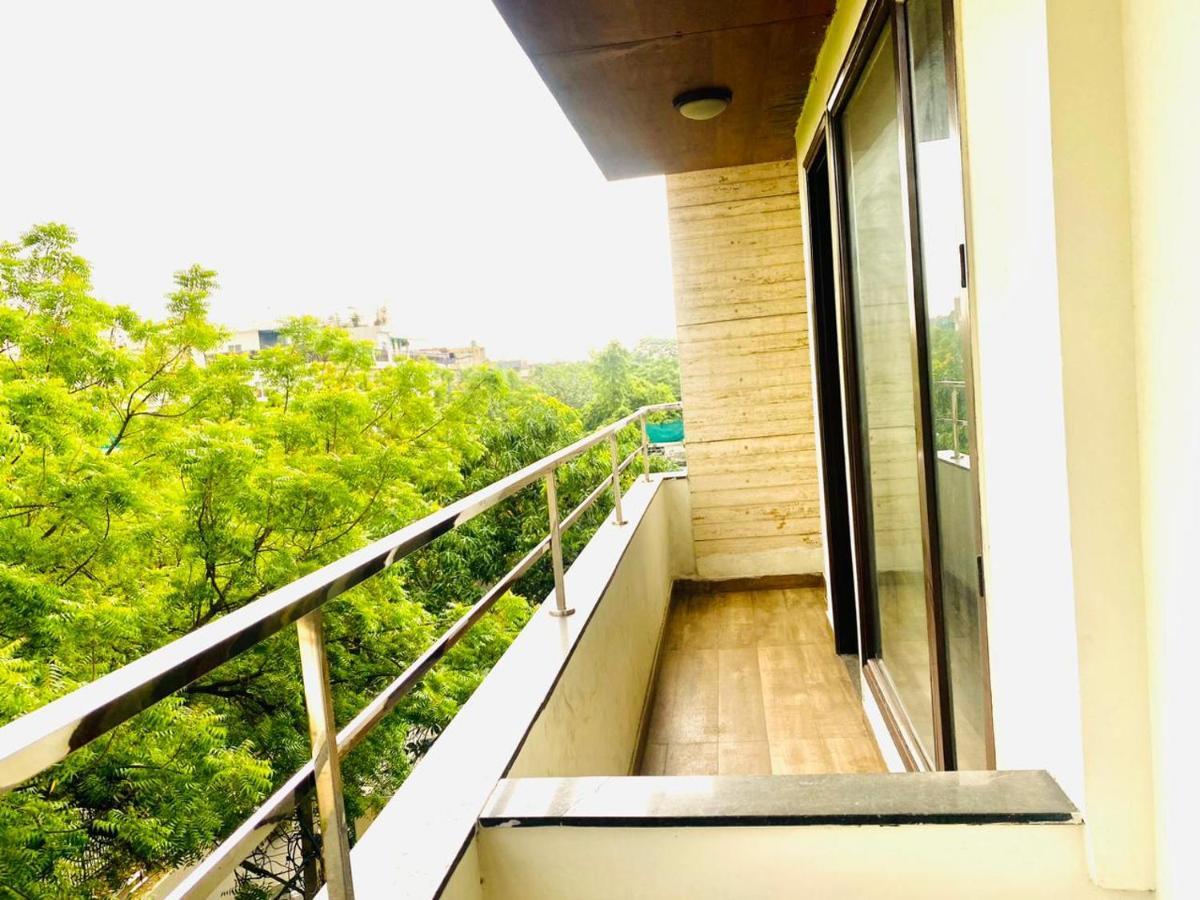 Qotel Hotel Rajouri Garden Above Ritu Marbles, Near Rajouri Garden Metro Station-Couple Friendly Nova Deli Exterior foto